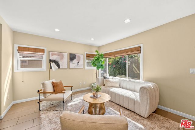 5913 Fountain Avenue, Los Angeles, CA 90028