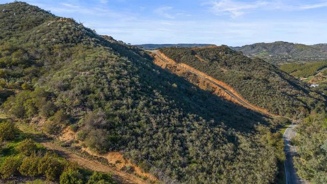 555 Calle Jardin, Temecula, CA 92590