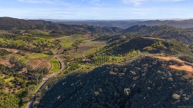 555 Calle Jardin, Temecula, CA 92590