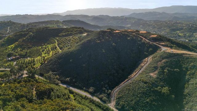 555 Calle Jardin, Temecula, CA 92590