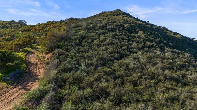 555 Calle Jardin, Temecula, CA 92590