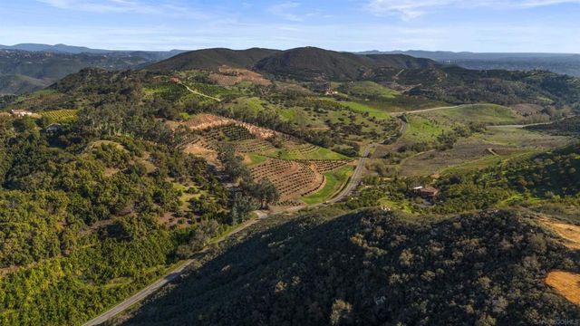 555 Calle Jardin, Temecula, CA 92590