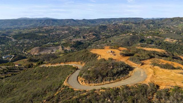 555 Calle Jardin, Temecula, CA 92590