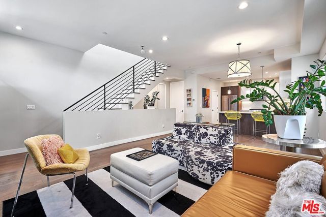 319 S Serrano Avenue, Los Angeles, CA 90020