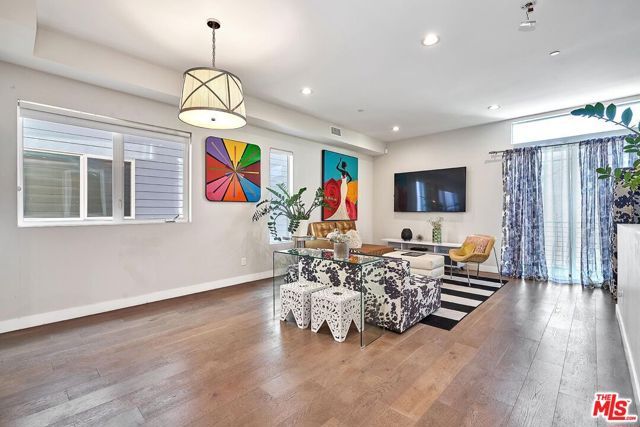 319 S Serrano Avenue, Los Angeles, CA 90020