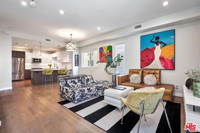 319 S Serrano Avenue, Los Angeles, CA 90020