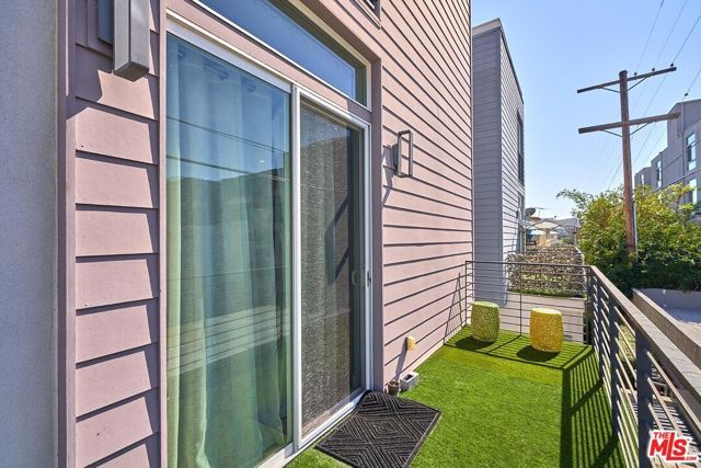 319 S Serrano Avenue, Los Angeles, CA 90020