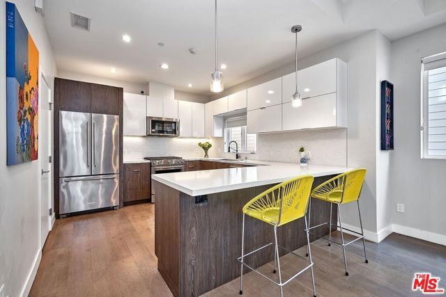 319 S Serrano Avenue, Los Angeles, CA 90020