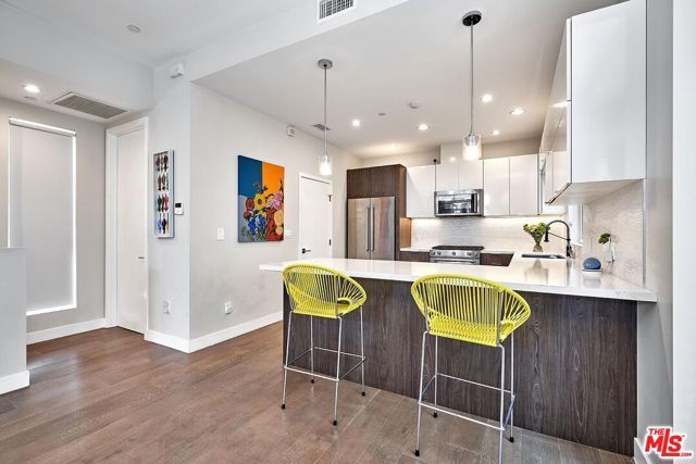 319 S Serrano Avenue, Los Angeles, CA 90020