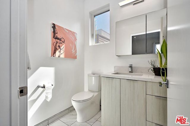 319 S Serrano Avenue, Los Angeles, CA 90020
