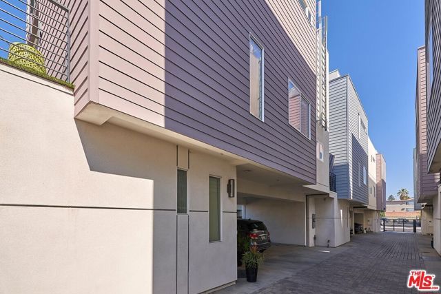 319 S Serrano Avenue, Los Angeles, CA 90020