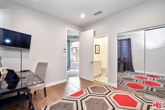 319 S Serrano Avenue, Los Angeles, CA 90020