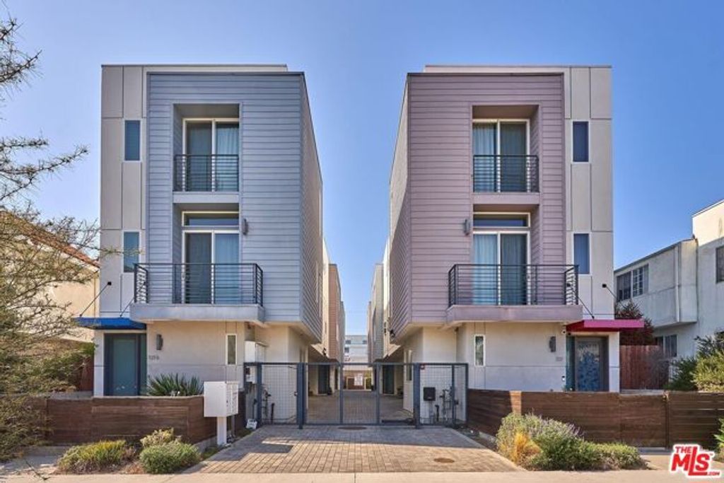 319 S Serrano Avenue, Los Angeles, CA 90020