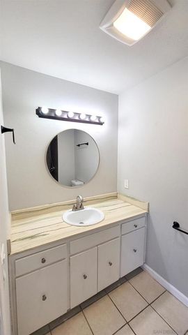 806 E 4Th 6, Escondido, CA 92025