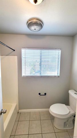 806 E 4Th 6, Escondido, CA 92025