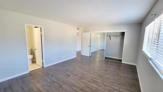 806 E 4Th 6, Escondido, CA 92025