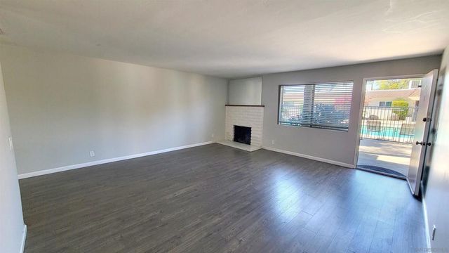 806 E 4Th 6, Escondido, CA 92025