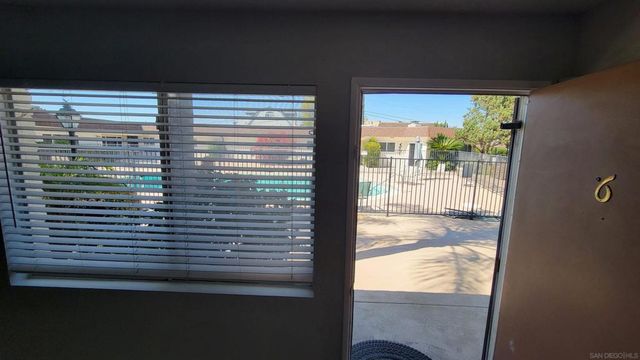 806 E 4Th 6, Escondido, CA 92025