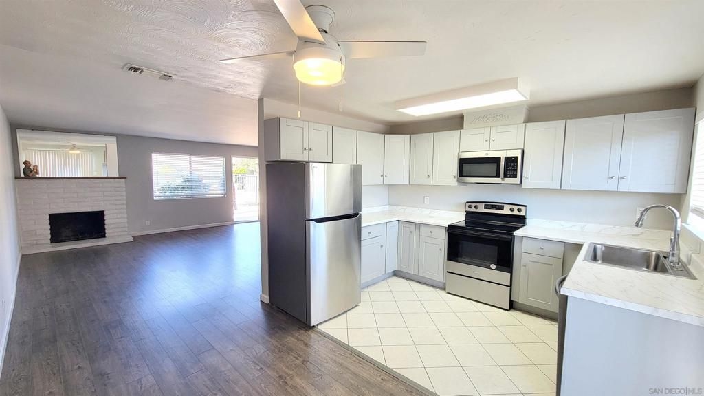 806 E 4Th 6, Escondido, CA 92025