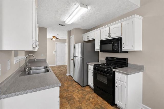 2312 Sugarleaf Trail, Hampton, GA 30228