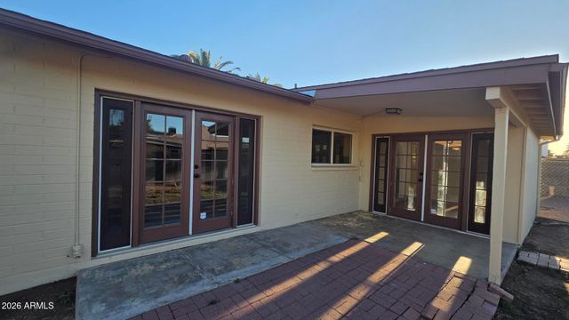 2330 E ALAMEDA Drive, Tempe, AZ 85282