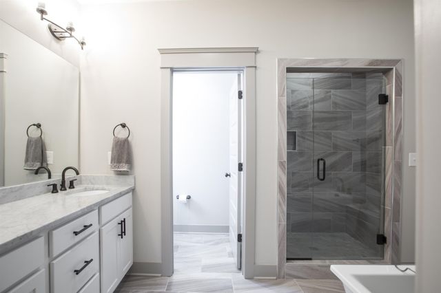 204 Burns Ave Apt 13, Nashville, TN 37203