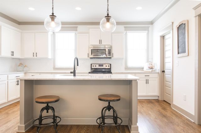 204 Burns Ave Apt 13, Nashville, TN 37203