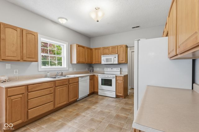 6478 Rushing River, Noblesville, IN 46062