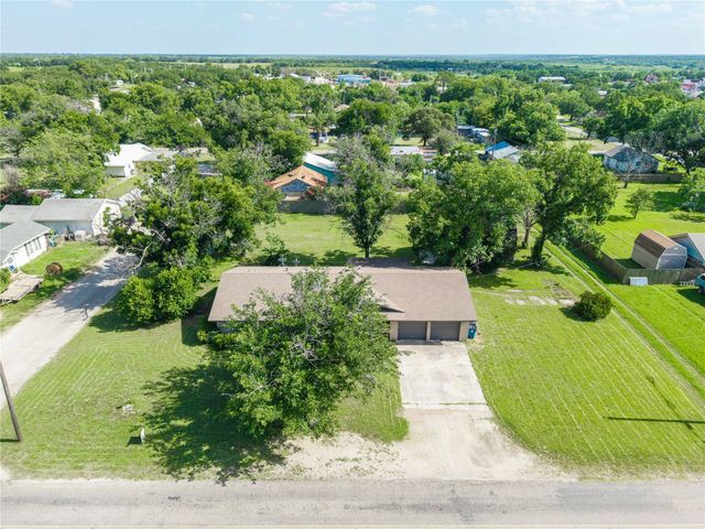 308 E 1st Street, Cross Plains, TX 76443