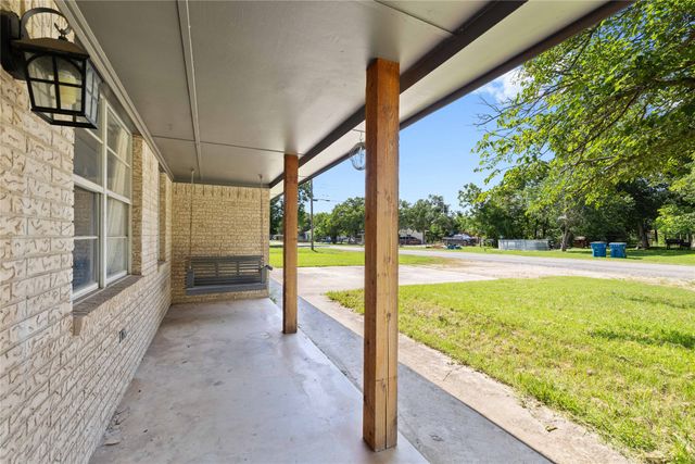 308 E 1st Street, Cross Plains, TX 76443