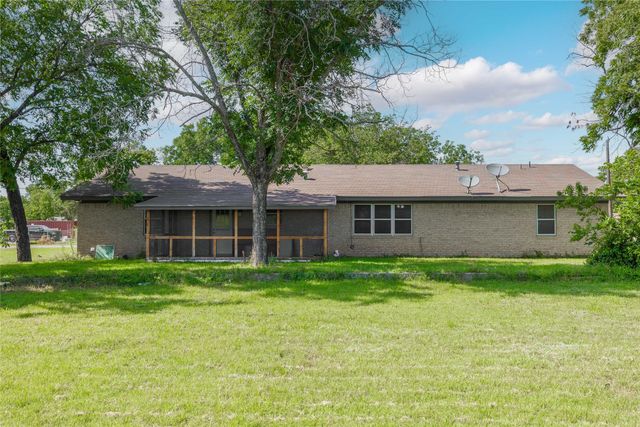 308 E 1st Street, Cross Plains, TX 76443