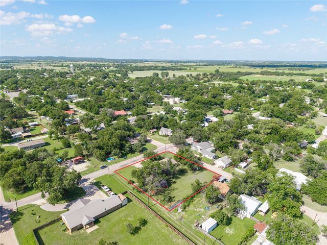 308 E 1st Street, Cross Plains, TX 76443
