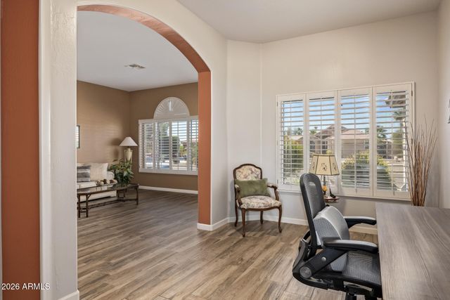 19215 N Coyote Lakes Parkway, Surprise, AZ 85378