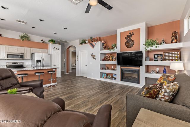 19215 N Coyote Lakes Parkway, Surprise, AZ 85378