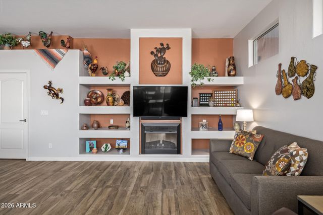 19215 N Coyote Lakes Parkway, Surprise, AZ 85378