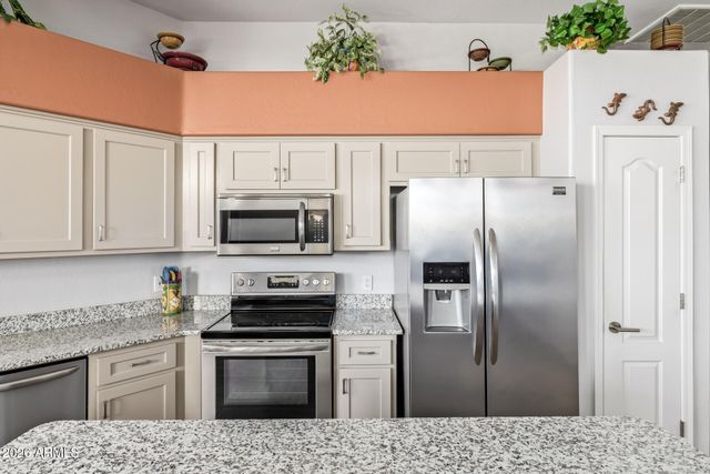 19215 N Coyote Lakes Parkway, Surprise, AZ 85378