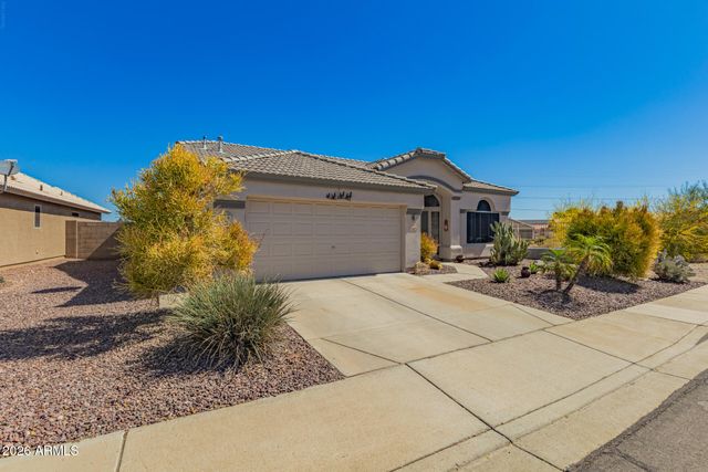 19215 N Coyote Lakes Parkway, Surprise, AZ 85378