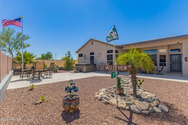 19215 N Coyote Lakes Parkway, Surprise, AZ 85378