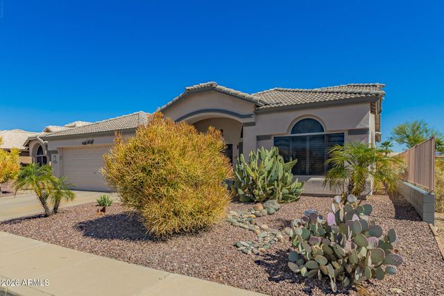 19215 N Coyote Lakes Parkway, Surprise, AZ 85378