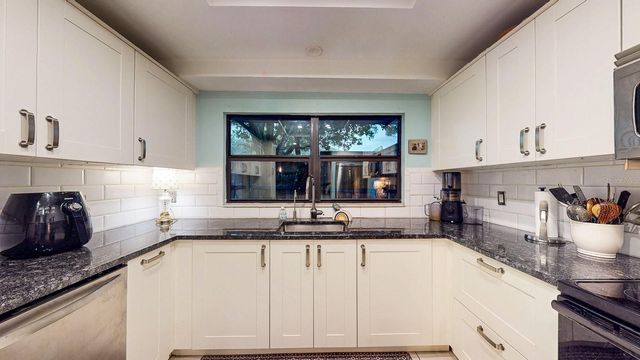 4438 SUMMER OAK DRIVE, Tampa, FL 33618