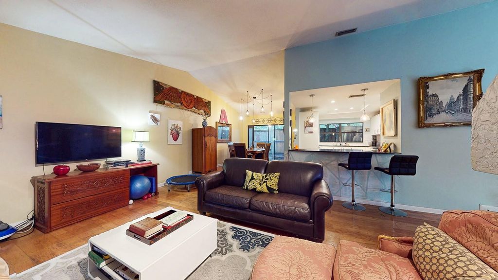 Image 15 of property listing at 4438 SUMMER OAK DRIVE, Tampa, FL 33618