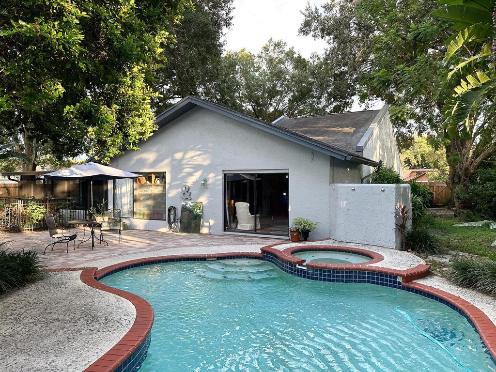 Image 34 of property listing at 4438 SUMMER OAK DRIVE, Tampa, FL 33618