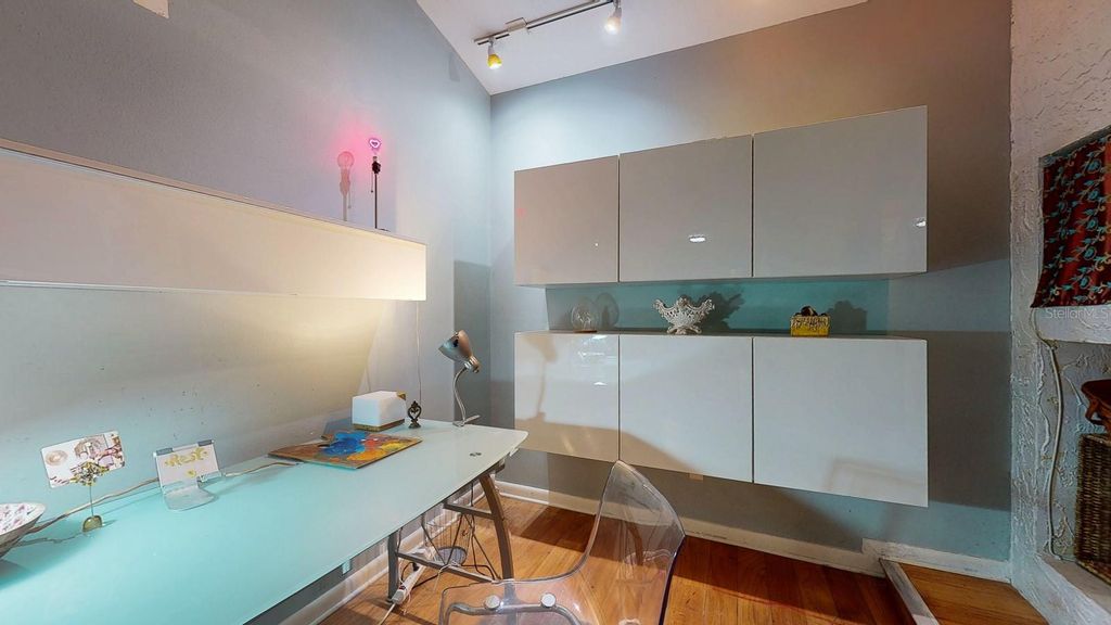 Image 6 of property listing at 4438 SUMMER OAK DRIVE, Tampa, FL 33618