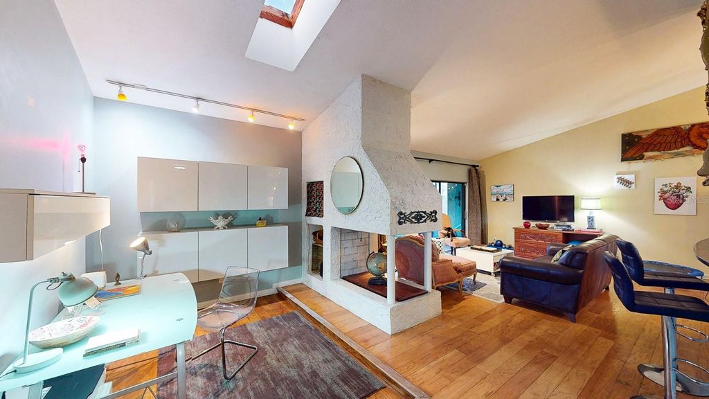 Image 7 of property listing at 4438 SUMMER OAK DRIVE, Tampa, FL 33618