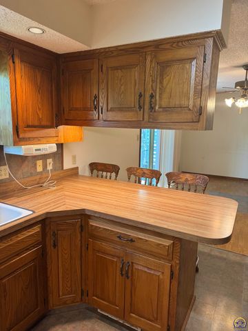 7045 SE 61st St, Tecumseh, KS 66542
