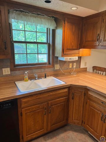 7045 SE 61st St, Tecumseh, KS 66542