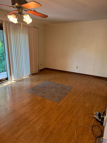 7045 SE 61st St, Tecumseh, KS 66542