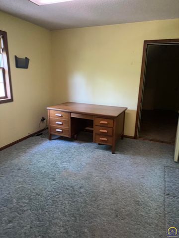 7045 SE 61st St, Tecumseh, KS 66542
