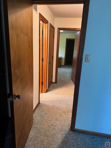 7045 SE 61st St, Tecumseh, KS 66542