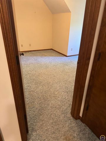 7045 SE 61st St, Tecumseh, KS 66542
